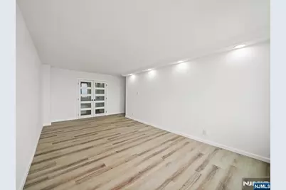 300 Winston Drive 2802 #2802, Cliffside Park, NJ 07010 - Photo 17