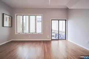 18 Veterans Way, Edgewater, NJ 07020 - Photo 7