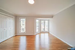 18 Veterans Way, Edgewater, NJ 07020 - Photo 3