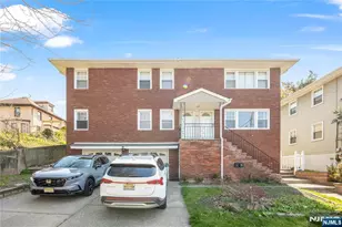 410 Mayer Ct 1st Fl With, Ridgefield, NJ 07657 - Photo 1