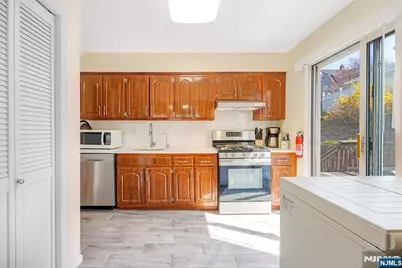 410 Mayer Court 1st Fl With #1st Fl with, Ridgefield, NJ 07657 - Photo 9