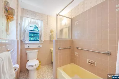 156 Cedar Avenue, Hackensack, NJ 07601 - Photo 21