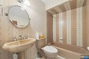 9 Toboggan Ridge Rd, Saddle River, NJ 07458 - Photo 27