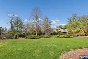 9 Toboggan Ridge Rd, Saddle River, NJ 07458 - Photo 3