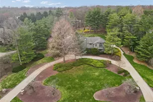 9 Toboggan Ridge Rd, Saddle River, NJ 07458 - Photo 1