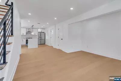 21 Cross Street, Montclair, NJ 07042 - Photo 7