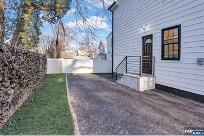 21 Cross Street, Montclair, NJ 07042 - Photo 35