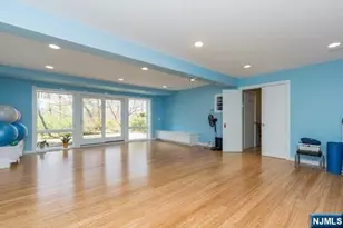 192 Stonehurst Dr, Tenafly, NJ 07670 - Photo 21