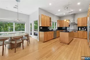 192 Stonehurst Dr, Tenafly, NJ 07670 - Photo 9