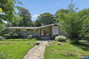 192 Stonehurst Dr, Tenafly, NJ 07670 - Photo 1