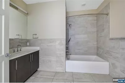 15 Somerset Lane 520 #520, Edgewater, NJ 07020 - Photo 7