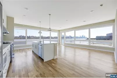 15 Somerset Lane 520 #520, Edgewater, NJ 07020 - Photo 3