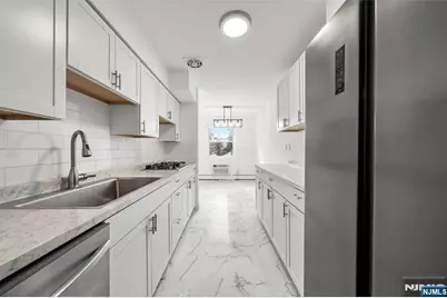 2200 Center Avenue D1 #D1, Fort Lee, NJ 07024 - Photo 5