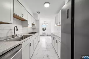 2200 Center Ave D1, Fort Lee, NJ 07024 - Photo 5