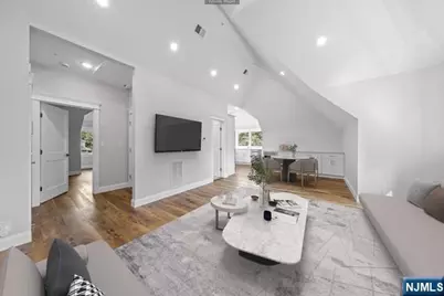 389 Spring Avenue C #C, Ridgewood, NJ 07450 - Photo 9