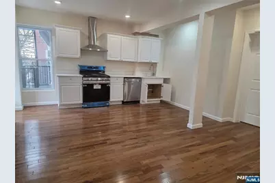 664 Bergen Avenue, Jersey City, NJ 07304 - Photo 17