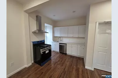 664 Bergen Avenue, Jersey City, NJ 07304 - Photo 27