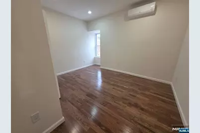664 Bergen Avenue, Jersey City, NJ 07304 - Photo 21