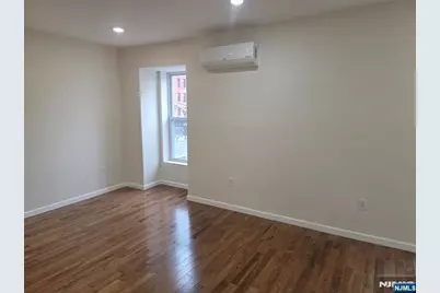 664 Bergen Avenue, Jersey City, NJ 07304 - Photo 9