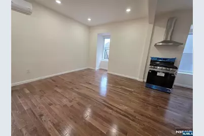 664 Bergen Avenue, Jersey City, NJ 07304 - Photo 19