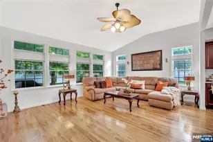 8 Mary Ct, Mahwah, NJ 07430 - Photo 5