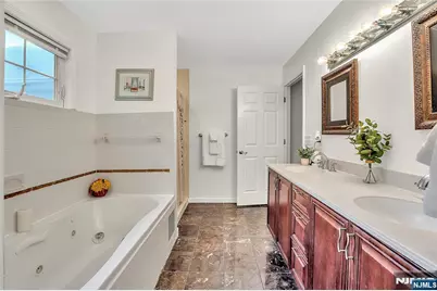 8 Mary Court, Mahwah, NJ 07430 - Photo 11