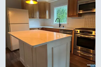 812 Charnwood Drive, Wyckoff Township, NJ 07481 - Photo 5