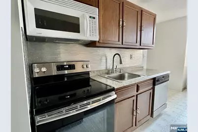 300 Winston Drive 106 #106, Cliffside Park, NJ 07010 - Photo 11