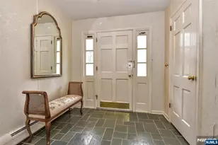 19 Aldbury Dr, Upper Saddle River, NJ 07458 - Photo 3