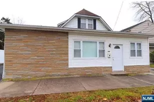 386 Rea Ave Front Apartm, Hawthorne, NJ 07506 - Photo 1
