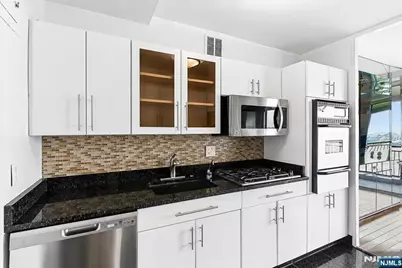 2 Horizon Road 1214 #1214, Fort Lee, NJ 07024 - Photo 9
