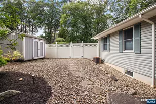 180 Rafkind Rd, Bloomingdale, NJ 07403 - Photo 31