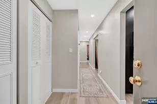 35 Riverview Ct 35, Secaucus, NJ 07094 - Photo 5