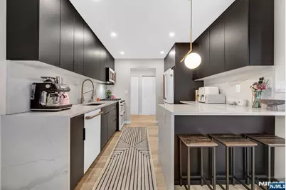 35 Riverview Court 35 #35, Secaucus, NJ 07094 - Photo 3