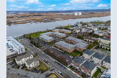 35 Riverview Court 35 #35, Secaucus, NJ 07094 - Photo 31