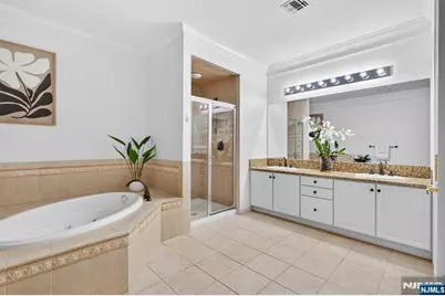 9210 Ravenscroft Road 627 #627, Clifton, NJ 07013 - Photo 15