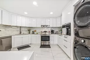 427 Harmon Cove Tower 427, Secaucus, NJ 07094 - Photo 3