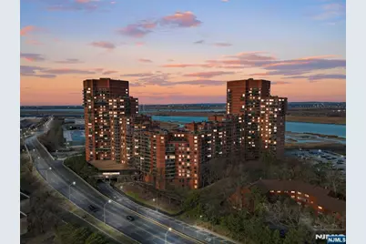 427 Harmon Cove Tower 427 #427, Secaucus, NJ 07094 - Photo 23