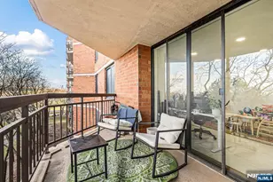 427 Harmon Cove Tower 427, Secaucus, NJ 07094 - Photo 21