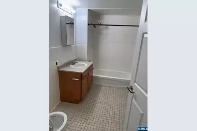 53 W Palisade Avenue 206 Duplex #206 Duplex, Englewood, NJ 07631 - Photo 5