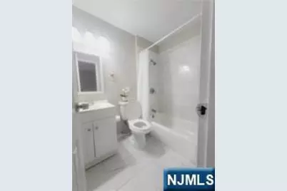 201 12th 11 #11, Palisades Park, NJ 07650 - Photo 5