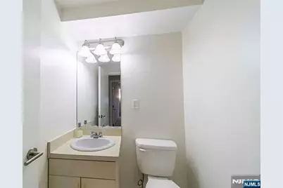310 Lookout Avenue 304 #304, Hackensack, NJ 07630 - Photo 7