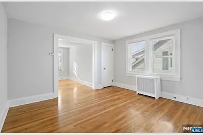 23 Meeker Place 2nd Floor #2nd Floor, Millburn, NJ 07041 - Photo 5