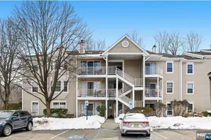 128 Raintree Ln, Mahwah, NJ 07430 - Photo 1