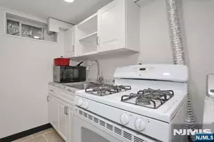 227 Clinton Ave, Bergenfield, NJ 07621 - Photo 31