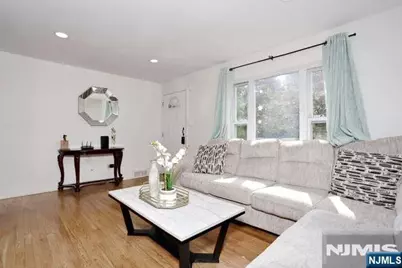 227 Clinton Avenue, Bergenfield, NJ 07621 - Photo 7