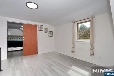 227 Clinton Avenue, Bergenfield, NJ 07621 - Photo 23