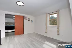 227 Clinton Ave, Bergenfield, NJ 07621 - Photo 23
