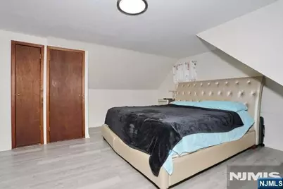 227 Clinton Avenue, Bergenfield, NJ 07621 - Photo 25