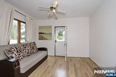 227 Clinton Avenue, Bergenfield, NJ 07621 - Photo 15
